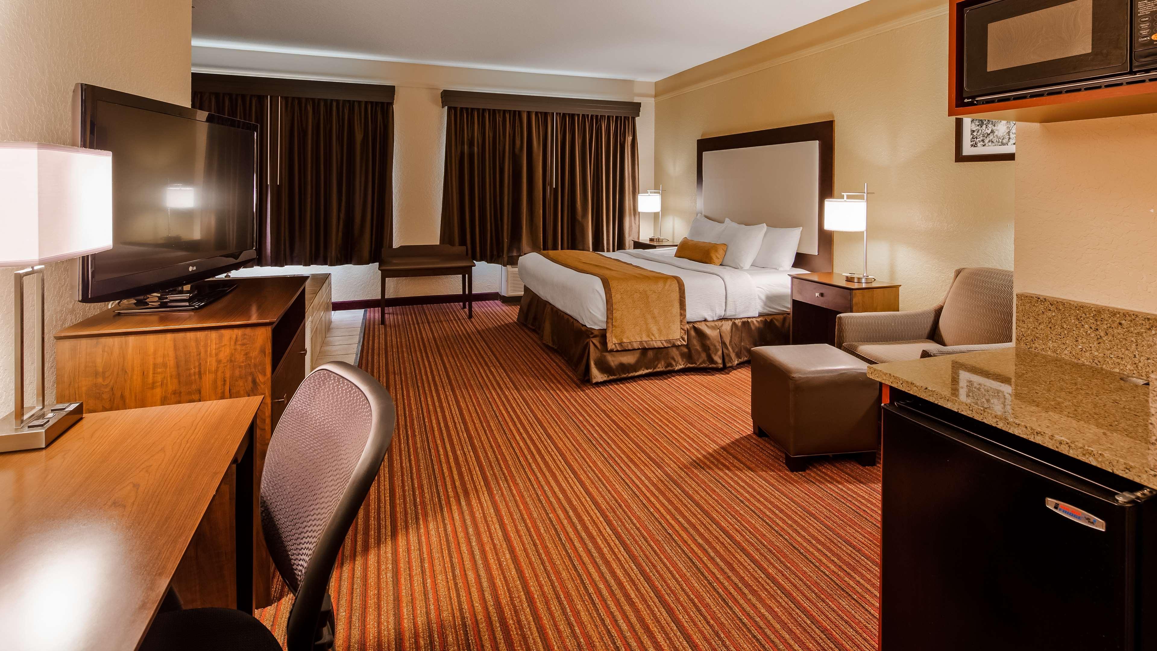 Best Western Plus Strawberry Inn & Suites Knoxville Exterior photo