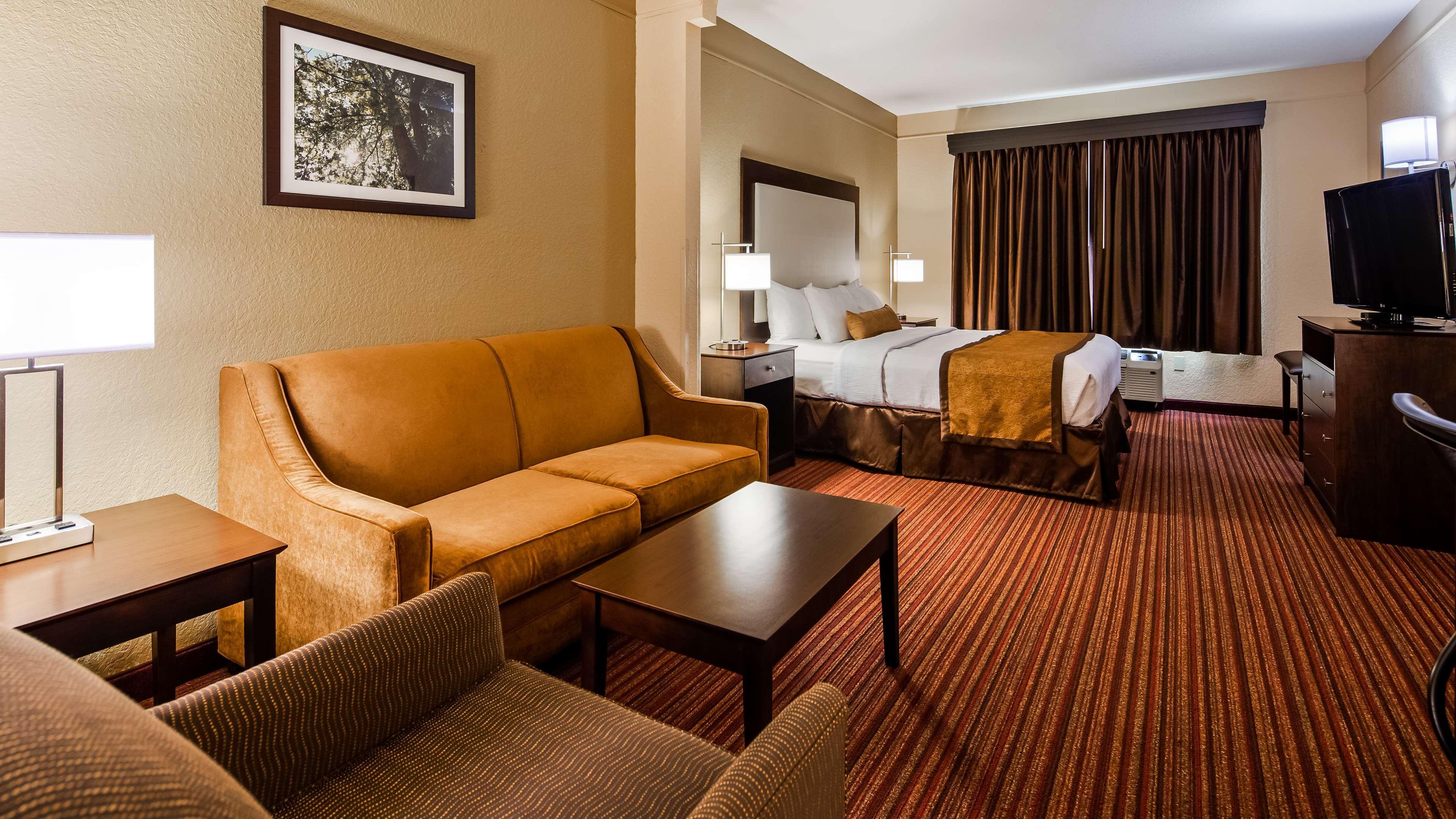 Best Western Plus Strawberry Inn & Suites Knoxville Exterior photo
