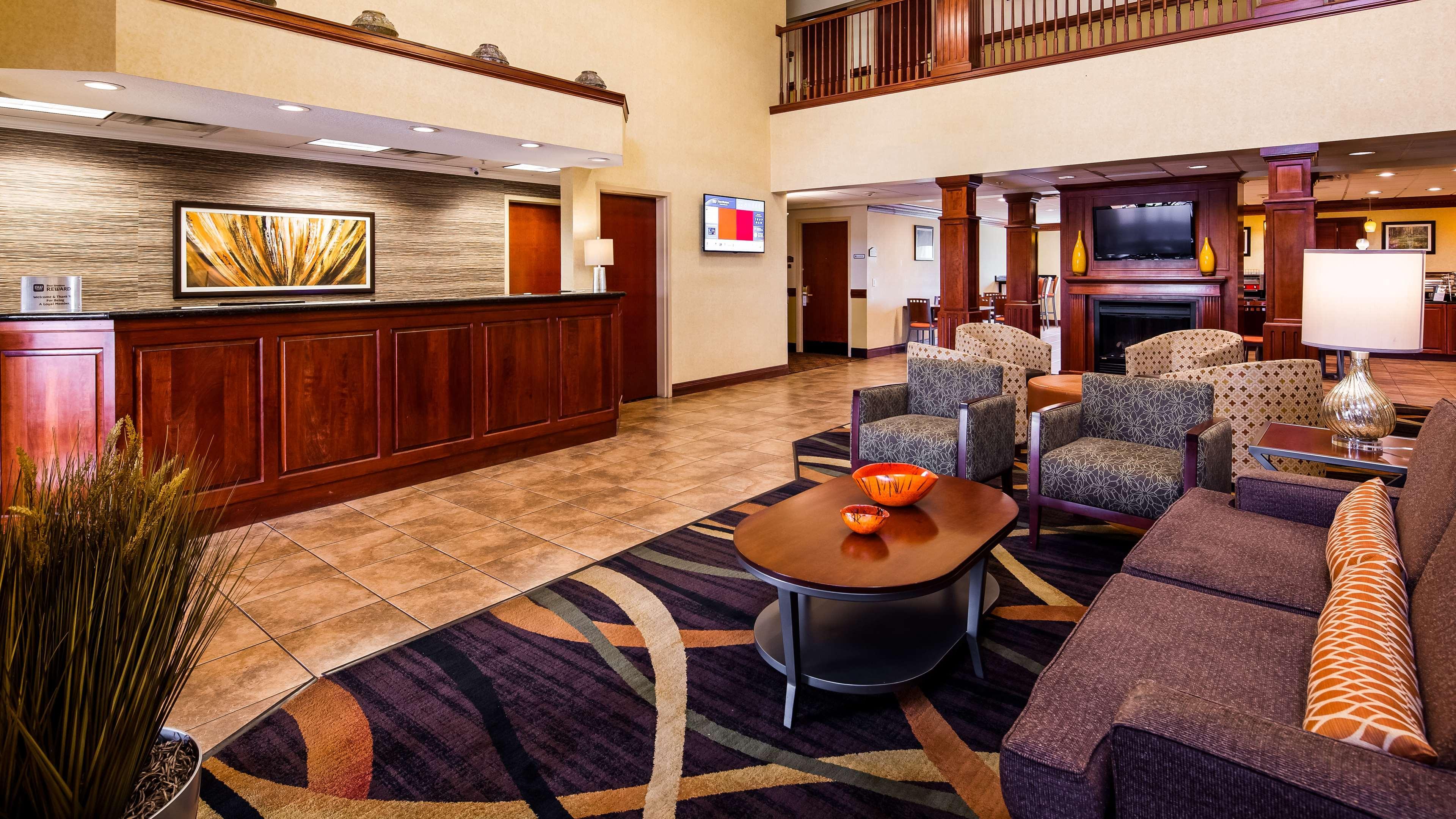 Best Western Plus Strawberry Inn & Suites Knoxville Exterior photo