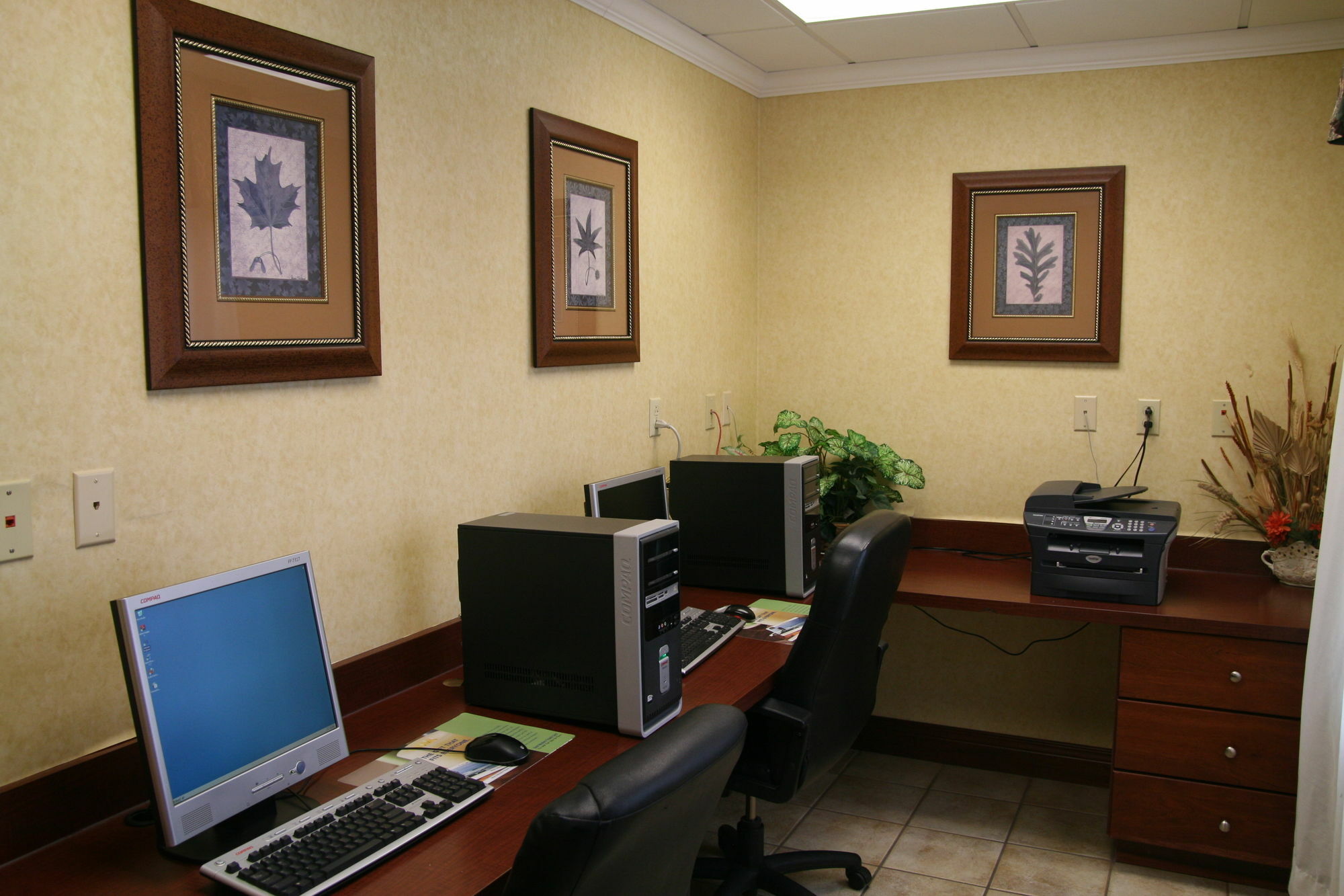 Best Western Plus Strawberry Inn & Suites Knoxville Exterior photo