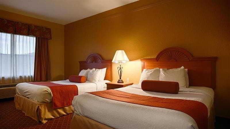 Best Western Plus Strawberry Inn & Suites Knoxville Exterior photo